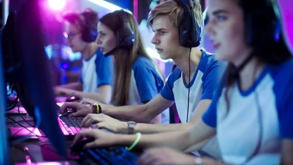 Unexpected Ways Online Gaming Feels Like a New Kind of Hangout